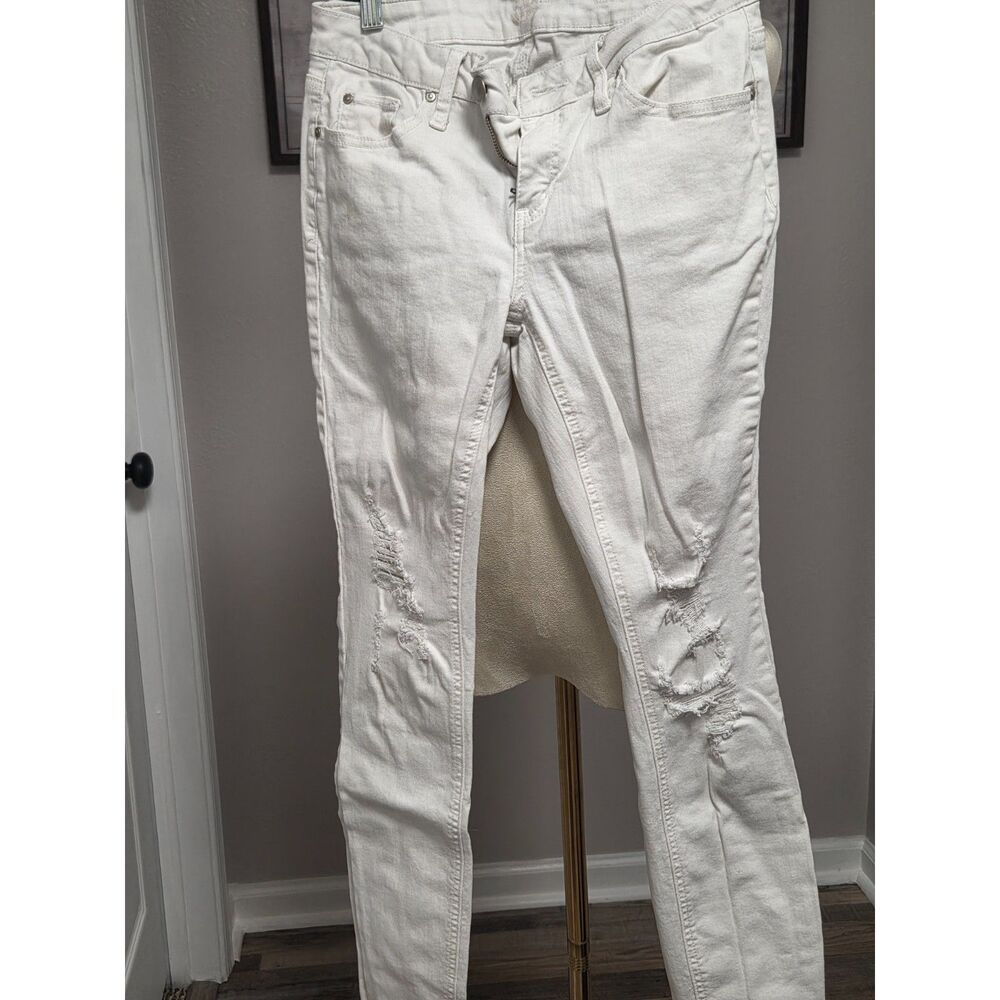 Crown & Ivy White Distressed Skinny Jeans Size 4R Regular
